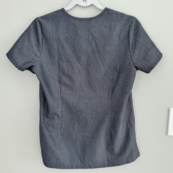 Figs Catarina One Pocket Scrub Top V-Neck Stretch Women XS Graphite FW1000 - Picture 9 of 12